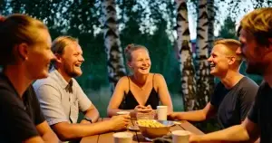 Hauskimmat kysymykset ystävien kanssa 2026 – 120+ parasta